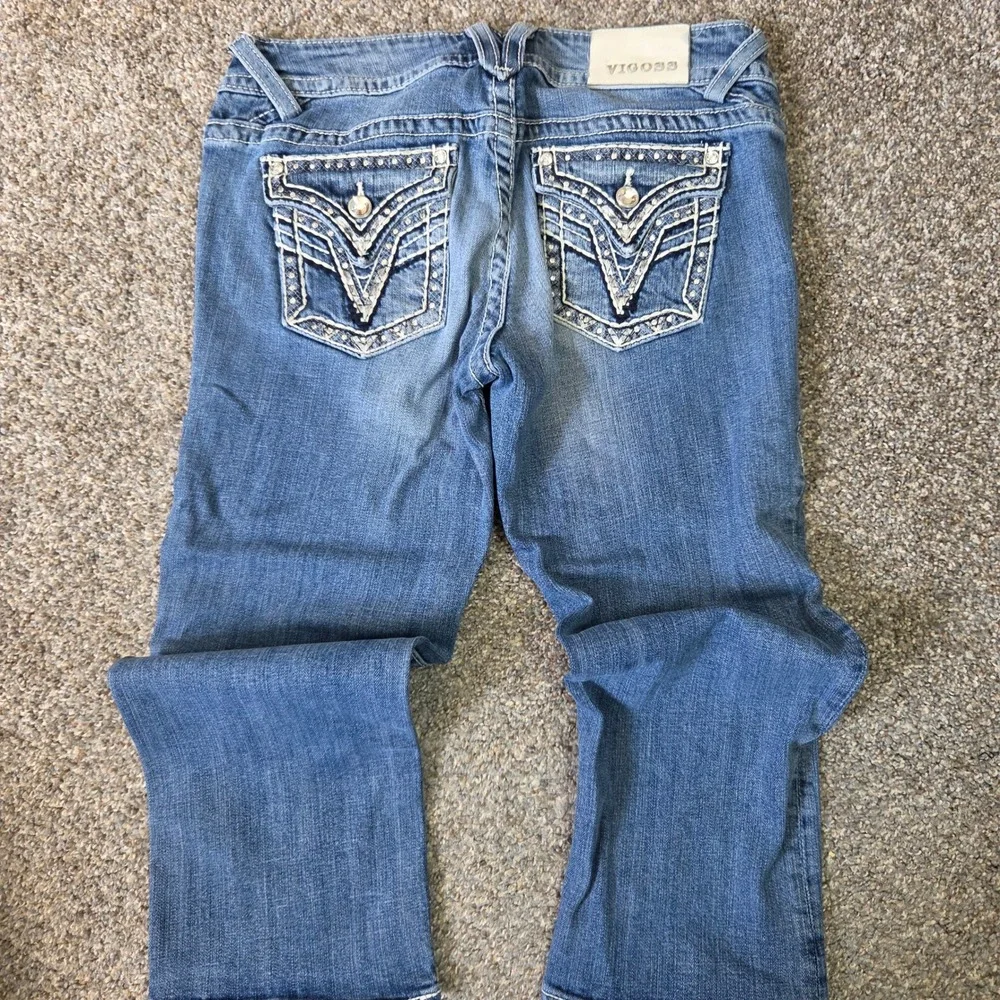 Vigoss The New York Capri Jeans Blue‎ Medium Wash Embellished Size 7/8 Length 21